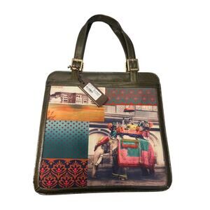 NWT. Espelho Print Bag. Elephant Print Bag. 100% Vegetarian
Color Olive.